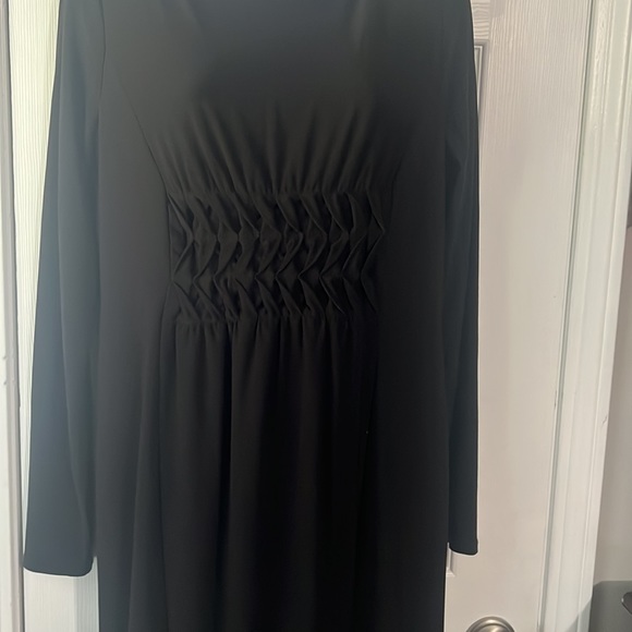 Dress - Picture 6 of 6